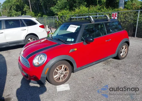 2013 Mini Hardtop Cooper из США, поврежденный, VIN WMWSU3C50DT544036